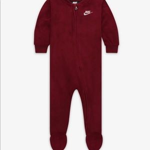 brand new NEWBORN NIKE outfit
